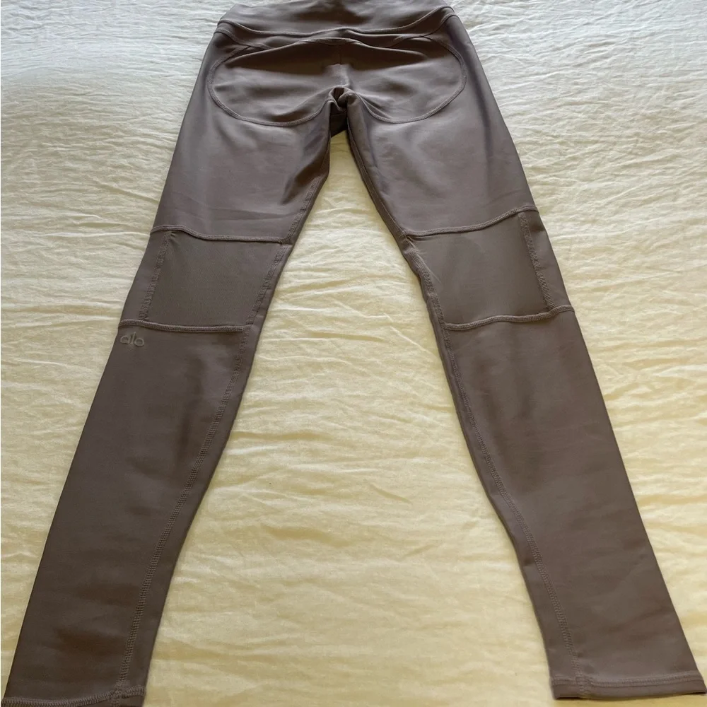 ALO Yoga, grayish purple color leggings. Size Small.